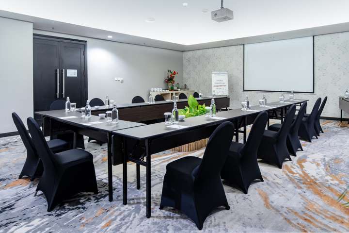 Crystal Room Aston Cirebon untuk akad nikah